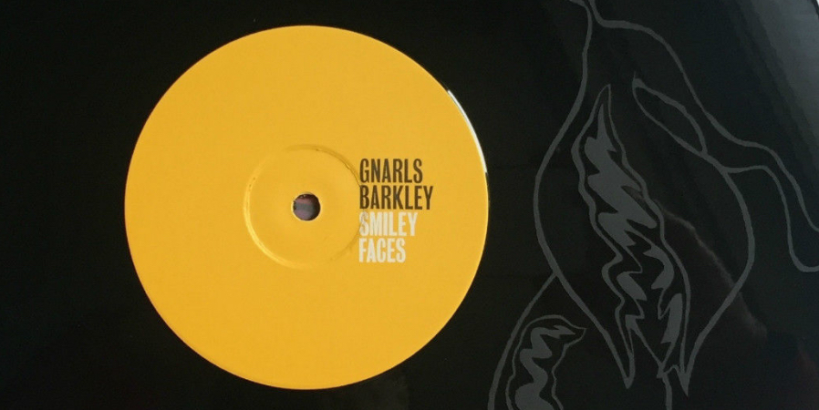 gnarls-barkley-smiling-faces-41-rooms-show-19
