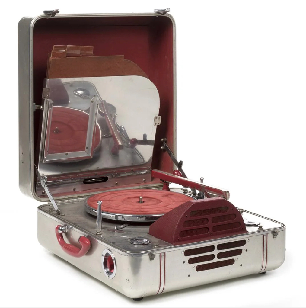 Turntable 71 - 41 Rooms - show 71 - Late 30's John Vassos design for RCA