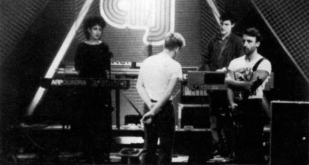 New Order - TV South (2) - 41 Rooms - show 79