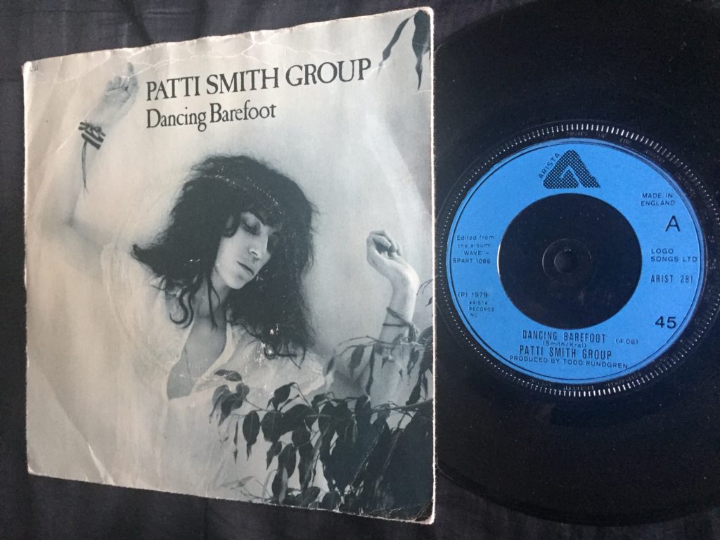 Patti Smith - Dancing Barefoot - 41 Rooms - show 86