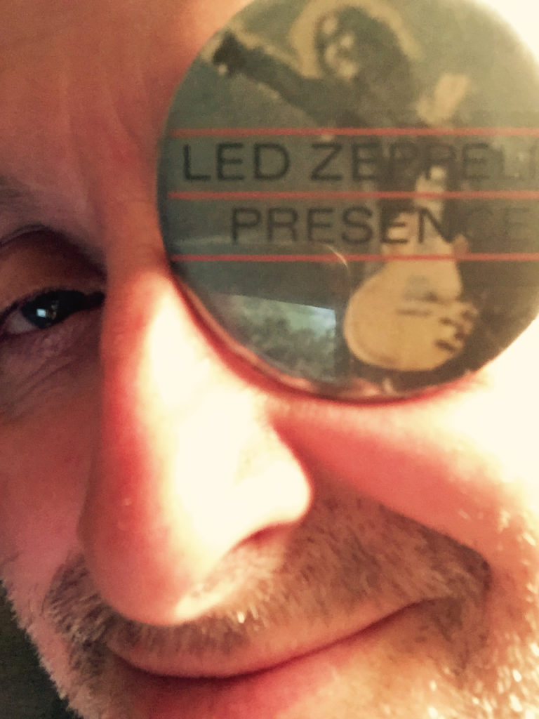 Led Zeppelin badge - 41 Rooms - show 92