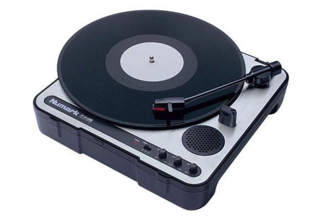 Turntable 105 (Numark PT01USB Portable Vinyl-Archiving Turntable) - 41 Rooms - show 105