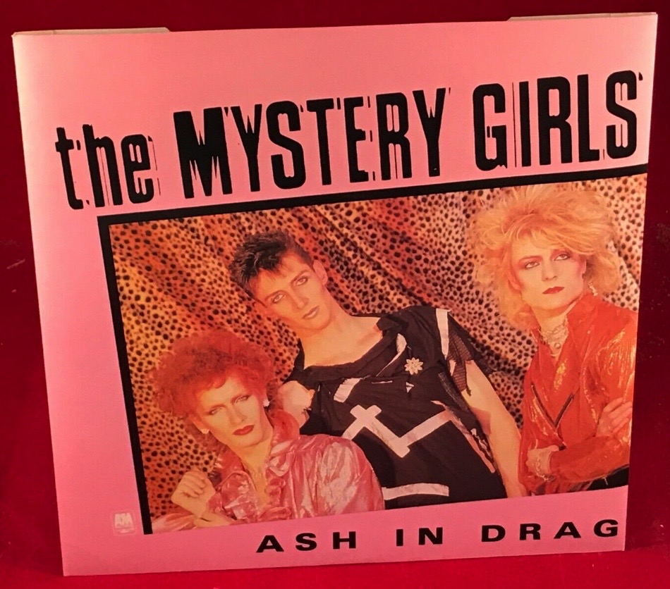 The Mystery Girls - Ash In Drag - 41 Rooms - show 112