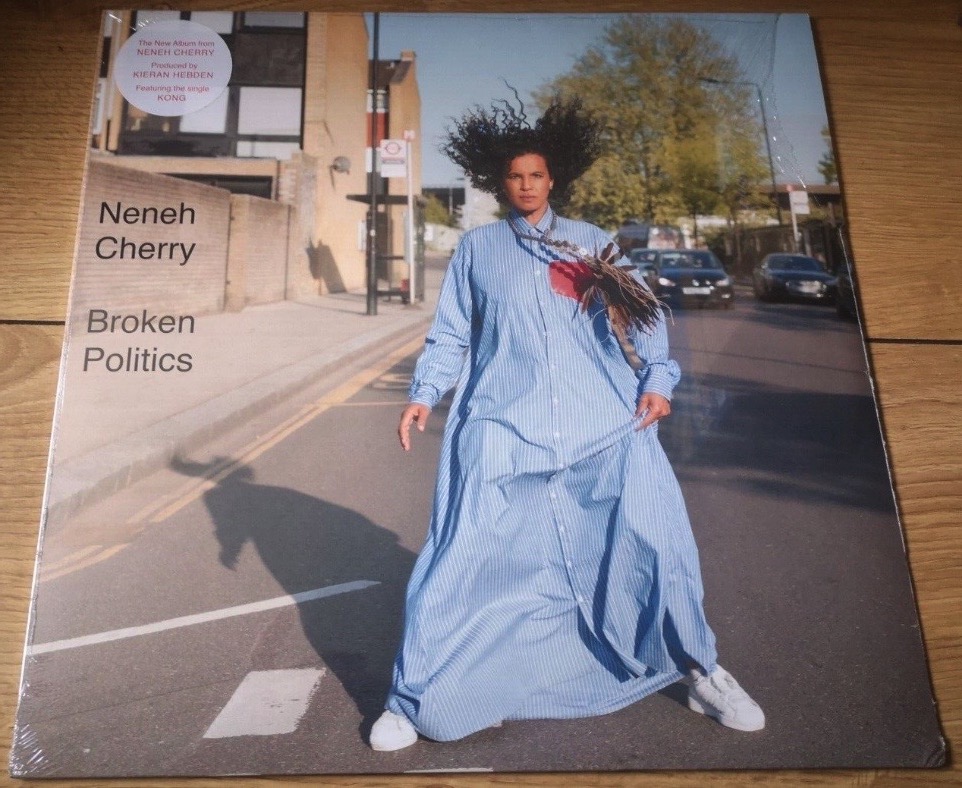 Neneh Cherry - Fallen Leaves - 41 Rooms - show 114