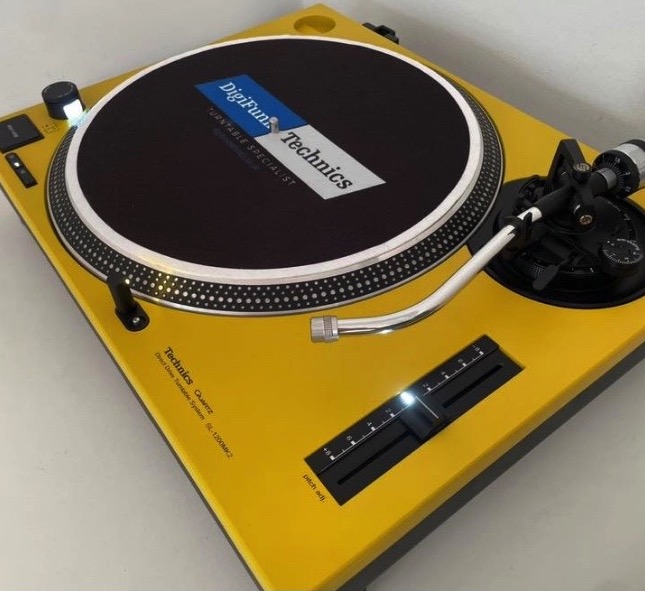 Turntable 120 (Digifunk Technics, M7L Yellow) - 41 Rooms - show 120