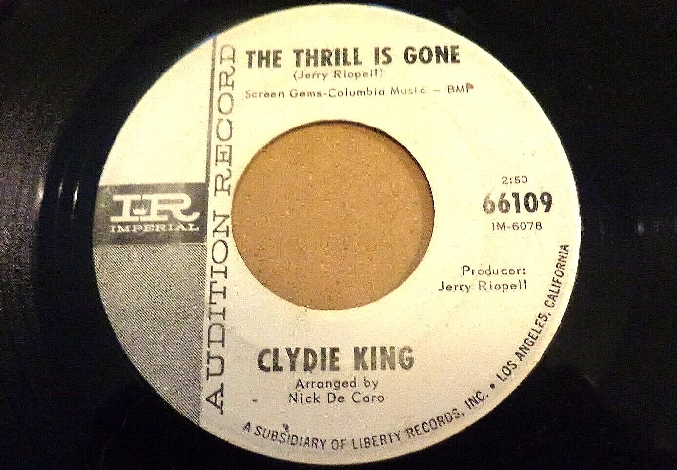 Clydie King - The Thrill Is Gone - 41 Rooms - show 127