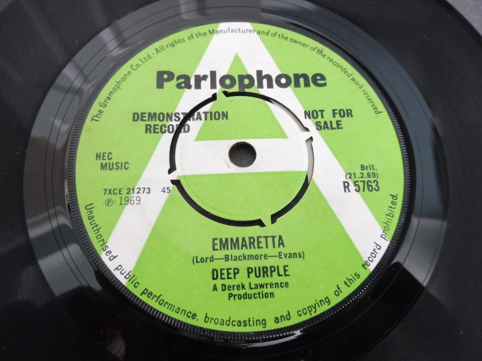 Deep Purple - Emmaretta - 41 Rooms - show 145