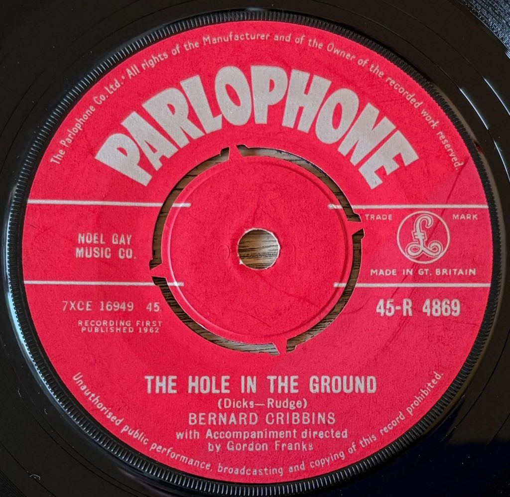 Bernard Cribbins - The Hole In The Ground - 41 Rooms - show 146
