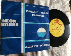 Neon Barbs - Break The Chain - 41 Rooms - show 44