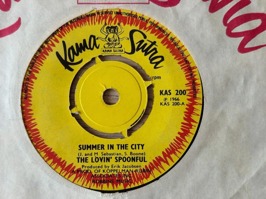 Lovin' Spoonful - Summer In The City - 41 Rooms - show 148