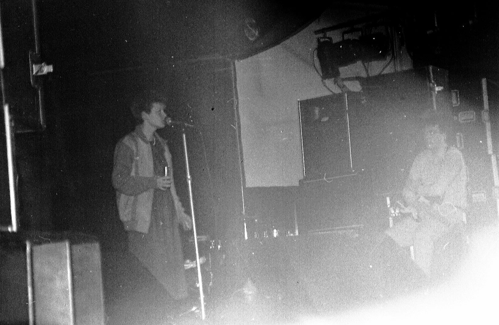 Cocteau Twins - 41 Rooms - show 149 (Liz and Simon, soundchecking, Newcastle, 19.4.84)